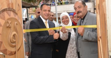 نائب رئيس جامعة أسيوط يفتتح المعرض الفنى "خسوف" بكلية التربية النوعية..فيديو