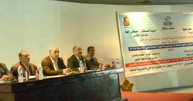 السكرتير المساعد بالأقصر يشهد ورشة عمل للتوعية بقانون التعاقدات الحكومية..فيديو