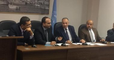 نائب محافظ الإسكندرية يعقد ورشة عمل مع مسئولى تلقى شكاوى المواطنين