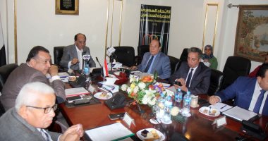 توزيع عمال المصانع على لجان المغتربين للمشاركة باستفتاء التعديلات الدستورية