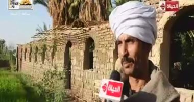 شاهد.. مواطن يحول منزله الريفى البسيط بالأقصر لمزار سياحى