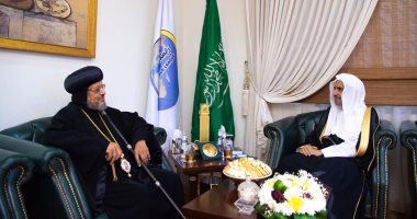 الأنبا مرقس أسقف شبرا يزور رابطة العالم الإسلامى