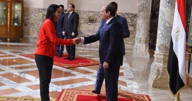 السيسي يمنح الأبطال الرياضيين وسام الرياضة ويوجه بتوفير الإمكانات اللازمة