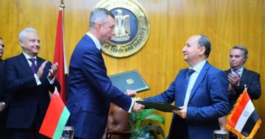 مصر وبيلاروسيا يوقعان خارطة طريق لتعزيز التعاون الاقتصادى بين البلدين