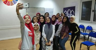 الحارة الفاضلة.. فكرة تقى وأصحابها لتطوير العشوائيات وتعليم التطريز للنساء