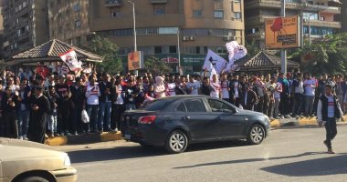 فيديو وصور.. احتشاد جماهير الزمالك أمام بوابات النادى قبل مباراة الاتحاد