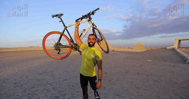 المغامر عمر حجازى يصل الأهرامات بعد رحلة الأيام الـ10 ووزير الرياضة فى استقباله