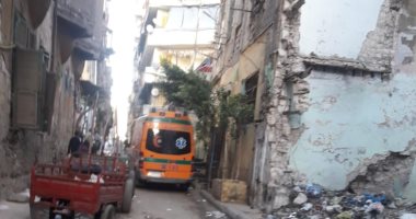 صور.. انهيار جزئى بعقار بحى الجمرك غرب الاسكندرية