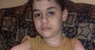  قارئ يطالب بتوفير سيارة لابنه المعاق من جميع الأطراف