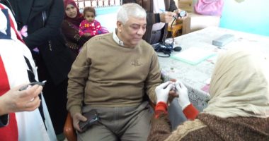 صور .. رؤساء مجالس المدن بكفر الشيخ يبدءون بأنفسهم تشجيعاً للمواطنين