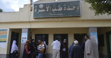 صور.. رئيس مدينة كفر الشيخ يتابع استئناف العمل بالطريق المزدوج وتوصيل خدمات الانترنت بمواقع حملة 100مليون صحة 