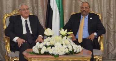 صور.. عدلى منصور يزور سفارة الإمارات للتهنئة باليوم الوطنى الـ47