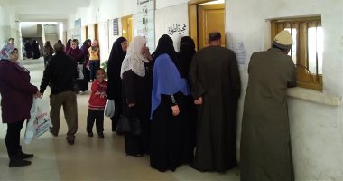 صور.. إقبال كثيف على حملة 100 مليون صحة بكفر الشيخ