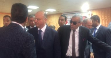محافظ القاهرة يتفقد المركز الطبى بالنزهة باليوم الأول لحملة 100 مليون صحة