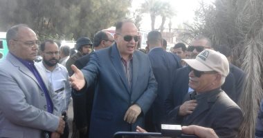 فيديو وصور .. محافظ الفيوم يقود حملة مكبرة لإزالة التعديات على الأراضى الزراعية