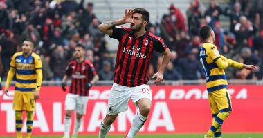 ميلان يقتحم المربع الذهبي في الدوري الإيطالي بثنائية ضد بارما.. فيديو