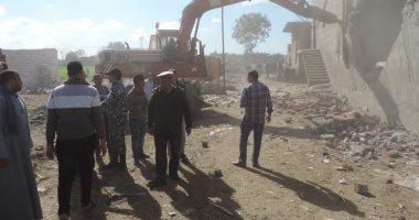 إزاله 358 حالة تعدى على أملاك الدولة وأراضى الأوقاف بالقناطر الخيرية وبنها وطوخ