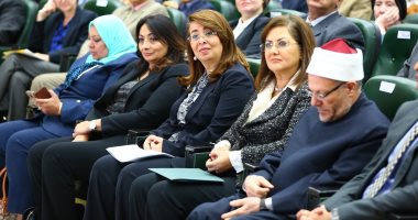 صور.. غادة والى: العام المقبل مصر تستضيف أهم معرض للحرف اليدوية فى العالم