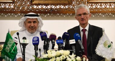 المشرف على مركز الملك سلمان: السعودية ودول التحالف ترفض استغلال الوضع الإنسانى لتحقيق مكاسب وتؤكد دعمها لتسهيل دخول المساعدات الإنسانية.. مسئول أممى: المملكة والإمارات قدمتا 930مليون دولار لصندوق دعم اليمن..صور