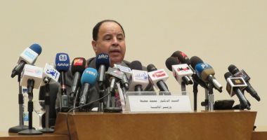 شعبة "المستوردين" تطالب بإعادة النظر فى تحرير سعر الدولار الجمركي