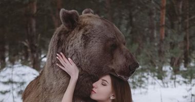 بحيوانات وطيور حقيقية.. حملة لمصورة روسية ضد الصيد الجائر × 10 صور