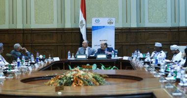 استعراض تجربة البرلمان المصرى للتصدى للشائعات أمام "وفد الشورى العمانى" 