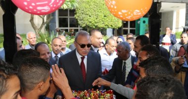 محافظ قنا يشارك ذوى الإحتياجات الخاصة الإحتفال باليوم العالمى للمعاق