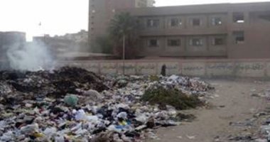 قارئ يشكو انتشار القمامة بمنطقة مصنع المكرونة بالعمرانية الغربية 
