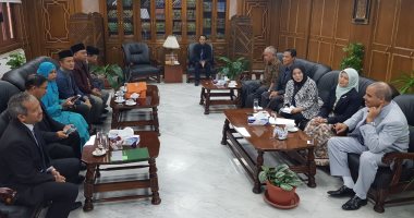 رئيس جامعة الأزهر يبحث مع وفد إندونيسى سبل التعاون المشترك