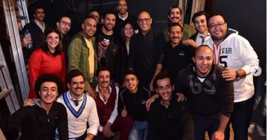 هكذا هنأ حسن الرداد الفنان أشرف عبد الباقى بعد حضور عرض "جريما فى المعادى"