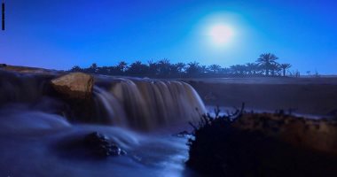 بعد جفاف 11 عاما.. مصور يخلد عودة الحياة إلى وادٍ سعودى بصور جذابة ليلا