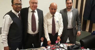 صور.. جمارك المطار تحبط تهريب كمية من مستحضرات التجميل
