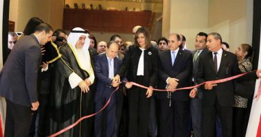 صور.. نبيلة مكرم تفتتح الأسبوع الكويتى فى مصر فى نسخته الحادية عشر