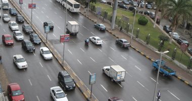 النشرة المرورية.. كثافات مرتفعة بمحاور وميادين القاهرة والجيزة 