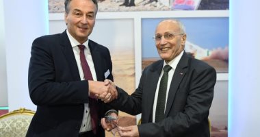 "العصار" يستقبل رئيس شركة diehl الألمانية علي هامش فعاليات معرض EDEX-2018