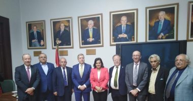 نائب وزير الزراعة تستقبل وزير التجارة الأيرلندى و"سفير أيرلندا" بالقاهرة