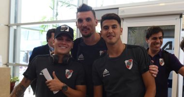 فيديو وصور.. ريفر بلايت يطير إلى مدريد استعدادًا لقمة بوكا جونيورز