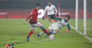شاهد.. رد فعل أحمد علاء بعد "توريطه" أمام المرمى من سعد سمير