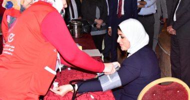 وزيرة الصحة تجرى المسح ضمن «مبادرة 100 مليون صحة»