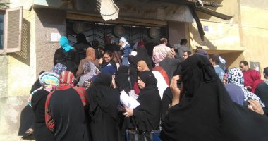 قارئة تشكو من تكدس المواطنين فى مكتب التموين السلام