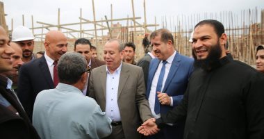 محافظ كفر الشيخ يتفقد مستشفى بيلا المركزى ويراقب أسواق الخضروات