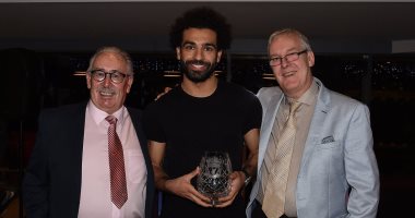 محمد صلاح يحتفل بتكريم ذوى الاحتياجات الخاصة فى ليفربول.. صور