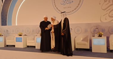 منتدى تعزيز السلم بالإمارات يكرم مفتى الجمهورية ووزير الأوقاف