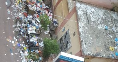 قارئ يشكو من انتشار القمامة بشارع سوق شيديا بالأسكندرية