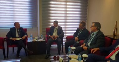 مباحثات لوزير التجارة مع رؤساء وفود الدول المشاركة بمنتدى الاستثمار بشرم الشيخ 