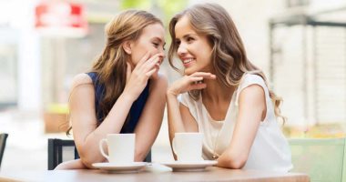 "هتخرب عليكِ".. 5 علامات هتقولك بلاش تسمعى كلام البيست فريند