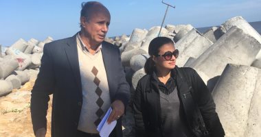 التغيرات المناخية تهاجم شاطئ كفر الشيخ.. 31 معدة تعمل على مدار اليوم لمنع تآكل الشواطئ.. وحماية الأراضى المنخفضة بمنطقة بلطيم وتغذية الساحل بالرمال لتعويض الفاقد.. و15 رأس حجرية فى مصرف كوتشنر لتأمين المصارف
