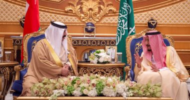 انطلاق أعمال قمة الخليج الـ39 ..الملك سلمان يدعو الخليجيين للحفاظ على مكتسباتهم.. ويؤكد دفاع الرياض عن القضايا العربية والإسلامية فى المحافل الدولية.. وأمير الكويت يطالب بوقف الحملات الإعلامية بين دول الخليج 
