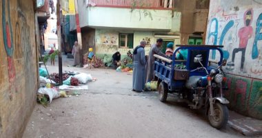 قارئ ببنى سويف: سيارة الإسعاف لا تستطيع دخول الشارع لنقل ابنى من إشغالات الباعة