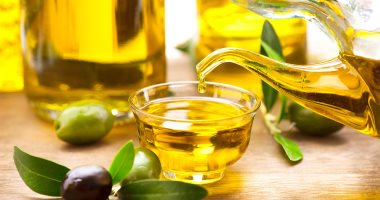 "FDA" تنصح بتناول زيت الزيتون يوميا للوقاية من أمراض القلب والسكر